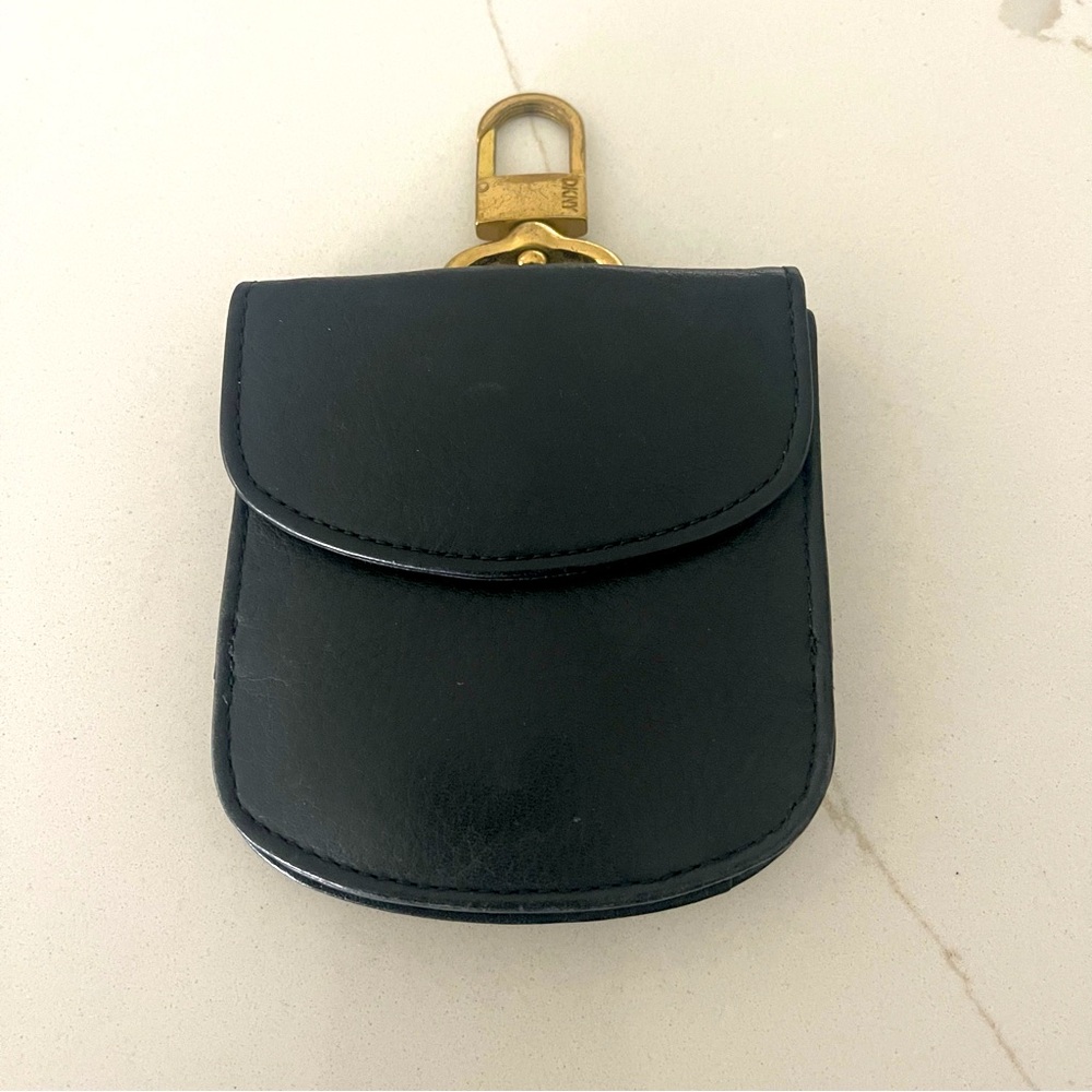 Unisex DKNY Black Leather Wallet with clip holder